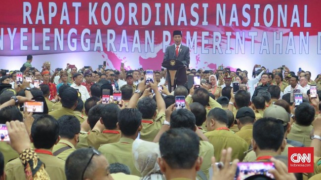 Perangkat desa yang hadir di acara Silaturahmi Nasional Pemerintah Desa Se-Indonesia disebut tak mendapat Rp3 juta, bahkan harus mengeluarkan uang sejumlah itu.