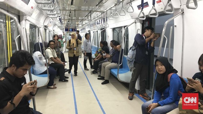 Masyarakat menganggap tarif MRT Jakarta yang rata-rata sebesar Rp8.500 dianggap sudah cukup terjangkau, meski tak membuat beralih menggunakan transportasi baru.