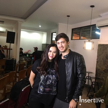 Hamil 4 Bulan, Ini Yang Dirasakan Aura Kasih