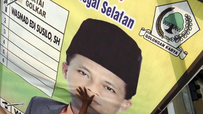 FOTO : Alat Peraga Kampanye, Polusi Mata Tahun Politik