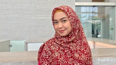 img-title Makan Gurita Hidup, Ria Ricis Dikecam