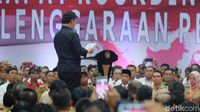 Mendagri Ajak Kades Jawab Seruan 'Dana Desa' dengan 'Pak Jokowi'