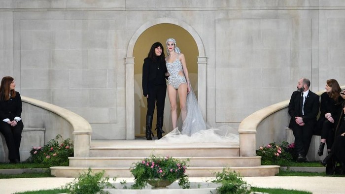 Direktur Artistik Virginie Viard Ucap Selamat Tinggal Buat Chanel