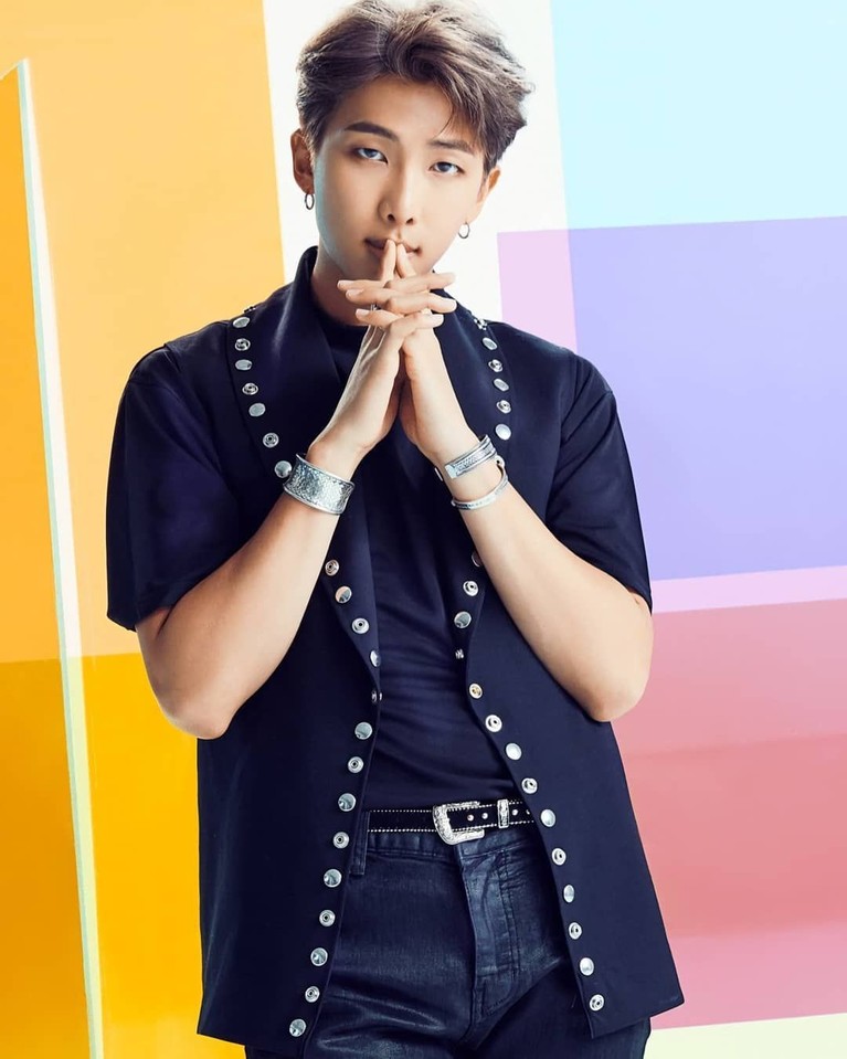 Leader BTS, RM mengungkapkan bahwa tipe perempuaan idealnya adalah seorang wanita yang pintar dan feminim. Juga terlihat keren saat menggunakan pakaian casual. Selain itu RM menyukai wanita biasa yang bisa tampil seksi dan tidak merokok atau sering ke club malam.
