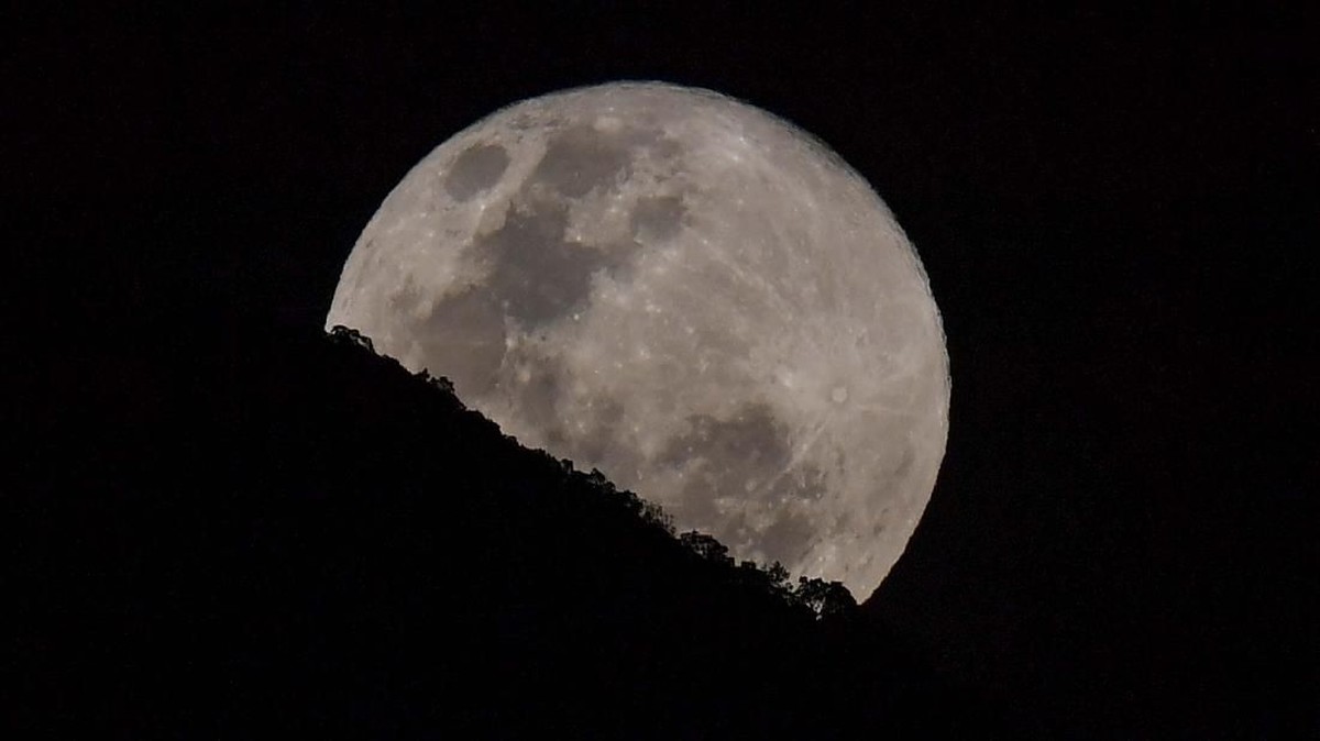 FOTO: Terang Supermoon di Berbagai Negara