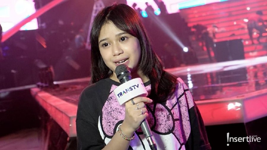 Brisia Jodie Senang Sepanggung dengan Idolanya, Rizky Febian Brisia Jodie lakukan persiapan untuk pergelaran konser musik spesial 'Cerita Tentang Cinta' di Trans 7, dan akan sepanggung dengan Rizky Febian.