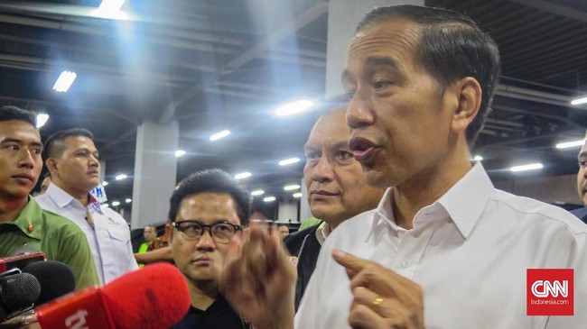 Dalam peringatan Isra Mi'raj di Sukoharjo, Jokowi mengajak masyarakat menjaga persaudaraan di tengah keragaman dan perbedaan yang ada di Indonesia.