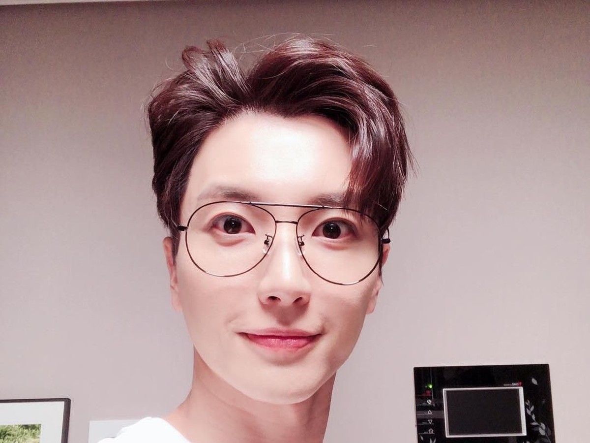 Meski sudah berusia 35 tahun&comma; leader Super Junior&comma; Leeteuk masih sering terlihat dengan gaya yang memesona&period; Berikut Insertlive sajikan 6 gaya Leeteuk&period;