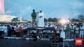 FOTO: Malam Munajat 212 Putihkan Monas Kawasan monas dipenuhi massa yang mengikuti gelaran Malam Munajat 212, sebagian mereka hadir untuk mendoakan Pemilu 2019 lancar.