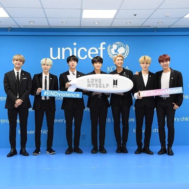 Tak Hanya Terkenal, BTS Ternyata Juga Berjiwa Sosial