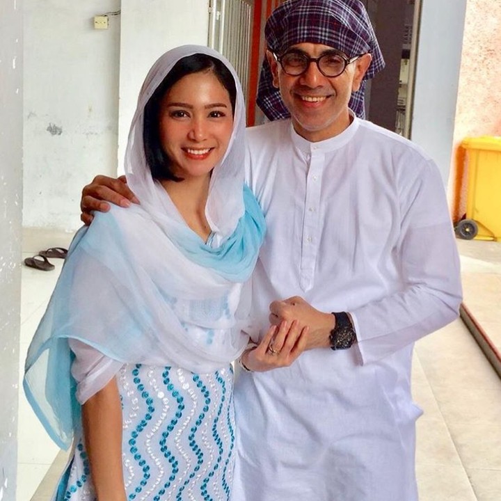 <p>Bunga Zainal dan Sukhdev memang jarang tampil di hadapan publik. Tapi, mereka tetap mesra lho. (Foto: Instagram/ @bungazainal05)</p>