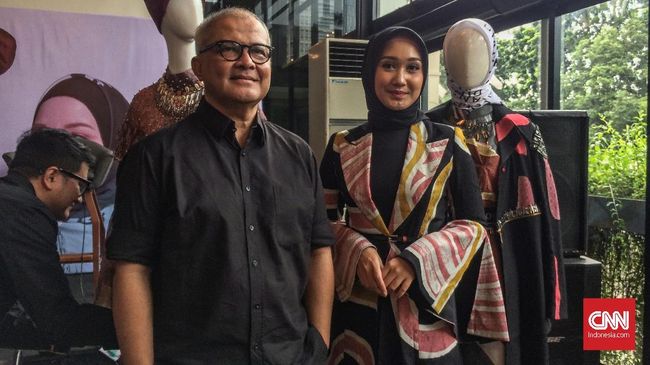 Dian Pelangi mengikuti New York Fashion Week 2019. Dia berbagi cerita tentang bagaimana New York merespons koleksi yang dipamerkannya.