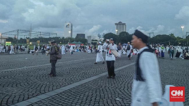 MUI Minta Malam Munajat 212 Tak Dicemari Politik Praktis Wakil Ketua Umum MUI Zainut Tauhid Sa'adi menyatakan agenda politik bisa mengurangi kesakralan kegiatan zikir di Monas tersebut.