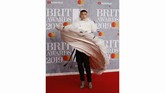 FOTO: Selebriti Berbusana Terburuk di Brit Awards 2019 Ajang Brit Awards 2019 ternyata membuat beberapa selebriti ternyata punya ide lain dalam berbusana, 'lain' dalam arti 'ajaib' dan mungkin 'buruk.'