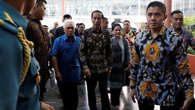 Jenguk Ani Yudhoyono, Jokowi dan Kaesang Disambut AHY