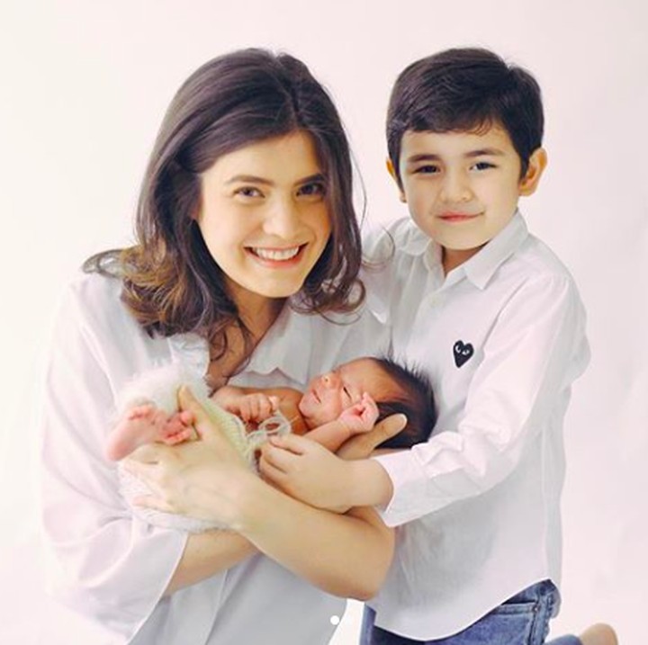 <p>Carissa Puteri melahirkan putra keduanya, Zenecka Acana Naif, pada 25 September 2018. (Foto: Instagram @carissa_puteri)</p>