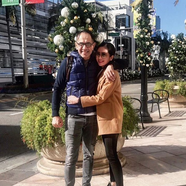 <p>Peluk hangat Bunga Zainal untuk Sukhdev. (Foto: Instagram/ @bungazainal05)</p>