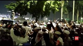 VIDEO: Kericuhan Saat Malam Munajat 212 di Monas
