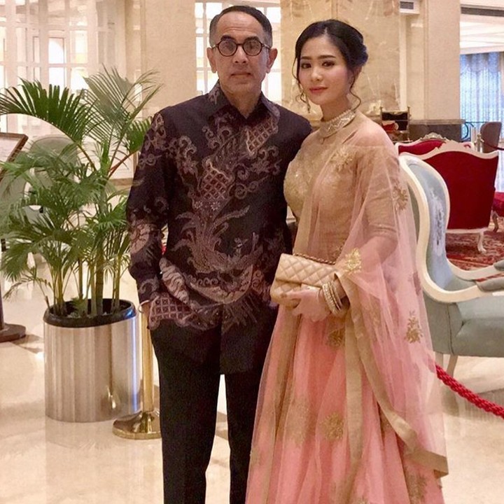<p>Dari pernikahannya, Bunga Zainal dan Sukhdev dikaruniai dua anak laki-laki, Karan dan Harneel. (Foto: Instagram/ @bungazainal05)  </p>