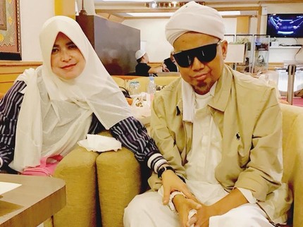 Memahami Tangis Istri Pertama Mendengar Wasiat Arifin Ilham