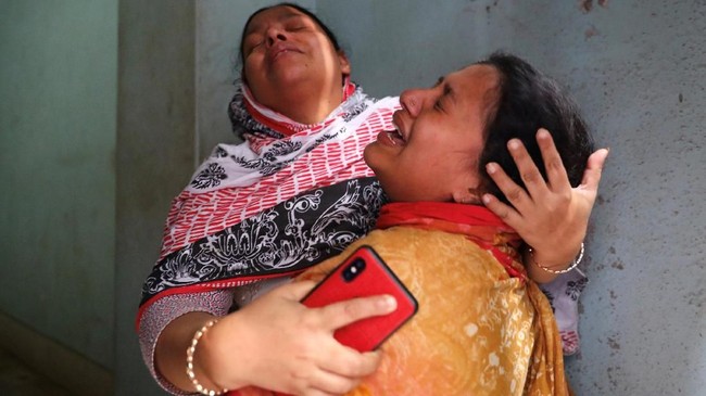 FOTO: Kebakaran di Pasar Bangladesh Merenggut 70 Jiwa
