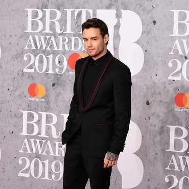6 Pakaian Selebriti Terbaik Brit Awards 2019
