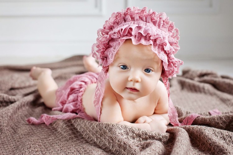 Nama Bayi Perempuan Bermakna Dermawan Bunda ingin memberikan nama bayi dengan makna dermawan? Intip daftar nama bayi berikut, ya.