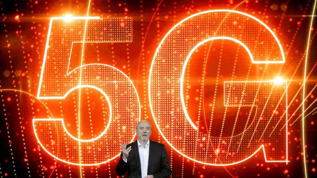 Fokus implementasi 5G adalah industri 4.0 berbasis kecerdasan buatan (artificial intelligence/ AI) dan robotik.