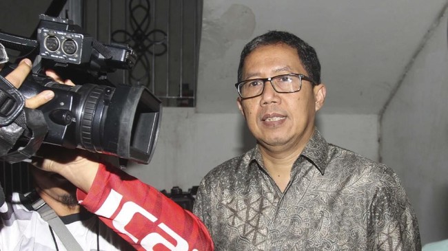 Plt Ketua Umum PSSI Joko Driyono batal diperiksa Satgas Anti Mafia Bola di Direktorat Reserse Kriminal Umum Polda Metro Jaya hari ini, Senin (18/3).