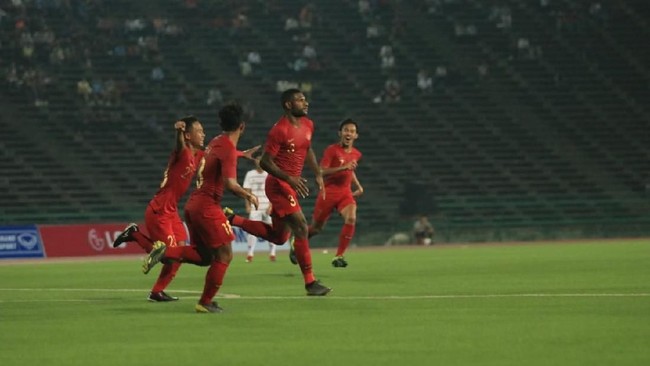 Pelatih Timnas Indonesia U-22 Indra Sjafri mulai mempersiapkan timnya dalam adu penalti jelang duel lawan Vietnam di semifinal Piala AFF U-22 2019.