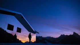 FOTO: Kabin Cermin di Swiss