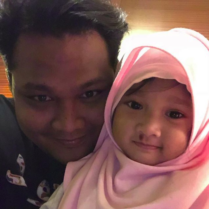 <p>Kenalan sama anaknya Virgoun yuk, Bun. Namanya Starla Rhea Idola Virgoun. (Foto: Instagram/starlaidola)</p>