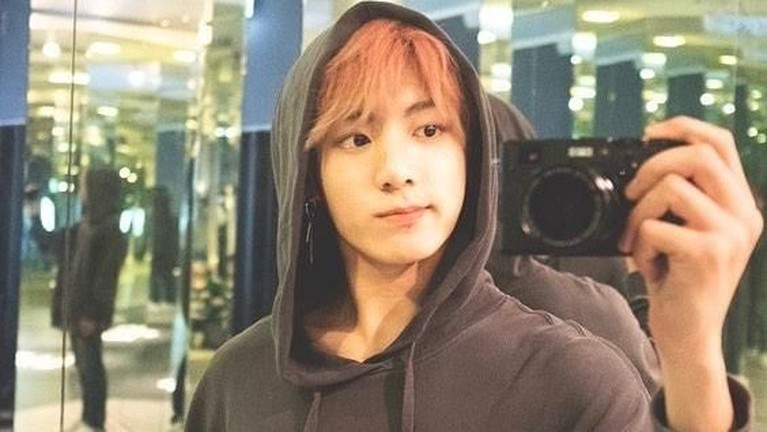 Jadi Member Paling Muda, Ini 7 Fakta Menarik Jungkook BTS Jadi member termuda, Insertizen pasti penasaran kan dengan fakta-fakta menarik dari Jungkook BTS. Berikut Insertlive rangkum dalam tujuh fakta menarik Jungkook.