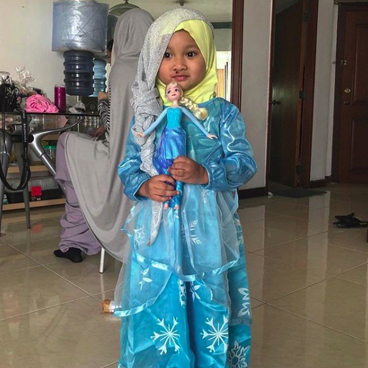 <p>Sudah mirip Elsa 'Frozen' belum, Bun? (Foto: Instagram/virgoun_)</p>