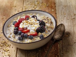 7 Manfaat dan Cara Makan Granola, Camilan Enak yang Bikin Langsing