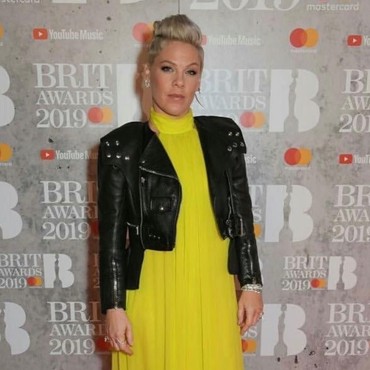 Dinyatakan Positif Corona, Pink Donasikan Rp16 Miliar untuk Tenaga Medis