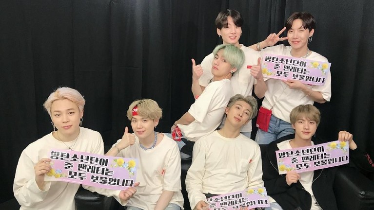Jadi grup ternama dunia, sudah menjadi salah satu resiko untuk BTS memiliki beberapa fans fanatik. Berikut beberapa kasus sasaeng yang pernah dialami BTS.