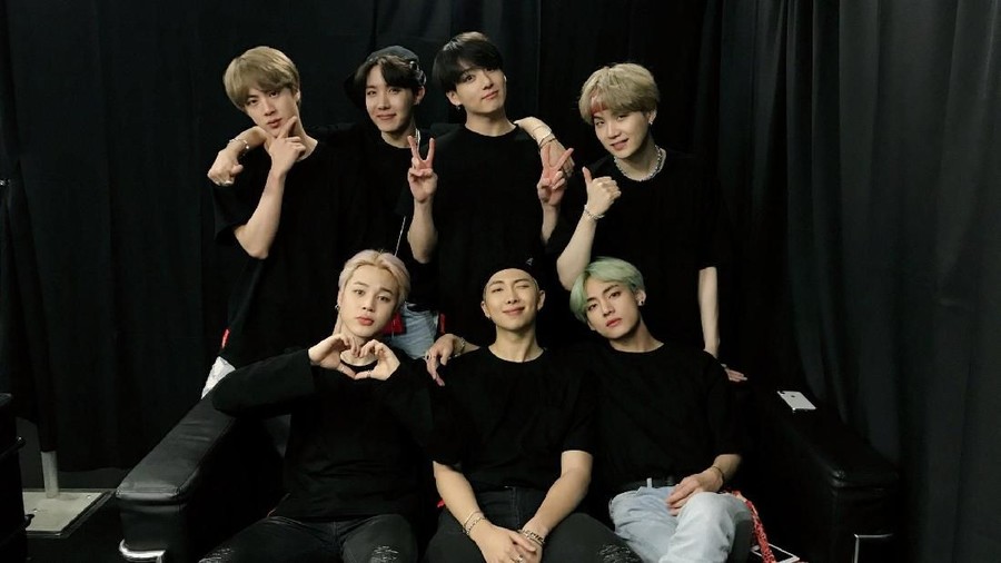 Kabar terbaru dari BTSyang mengumumkan website resmi bernama ARMYPEDIA. Situs itu rencananya akan dirilis pada 25 Februari mendatang.
