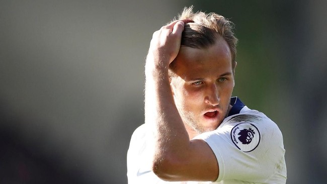 Tottenham Hotspur menelan kekalahan 1-2 saat bertandang ke markas Burnley, Stadion Turf Moor dalam laga Liga Inggris, Sabtu (23/2).