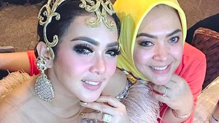 Syahrini dan Aisyahrani