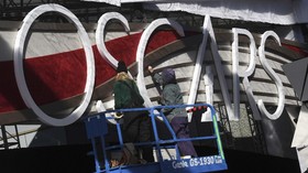 Intip Isi Tas Bingkisan Oscar 2021 Senilai Rp3 M per Orang