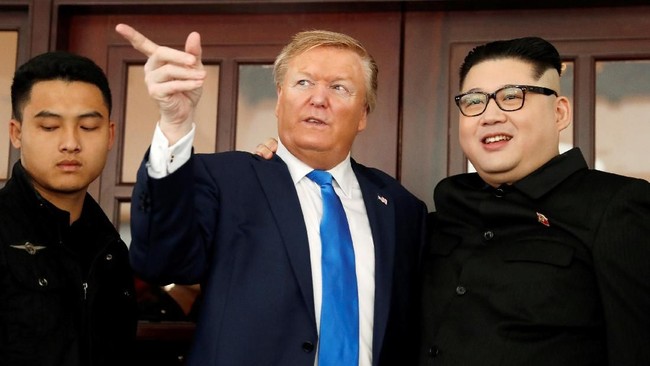 Howard X, seorang peniru Pemimpin Korut, Kim Jong Un, dijemput aparat Vietnam dan bakal diusir menjelang KTT AS-Korut.
