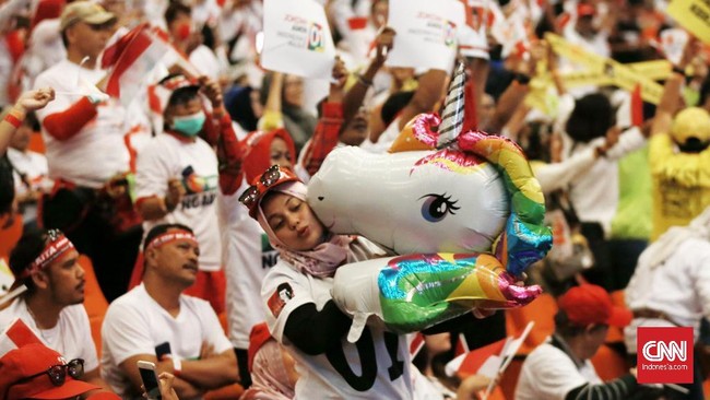 Balon unicorn itu dibawa oleh salah satu relawan Jokowi-Ma'ruf. Istilah unicorn sempat ramai usai debat kedua Pemilihan Presiden (Pilpres) 2019, pekan lalu.