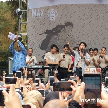 Keseruan & Antusiasme Warga Merayakan Hari Dilan