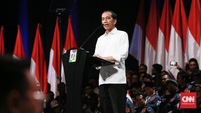 Calon presiden Joko Widodo mengaku akan memperkuat Program Keluarga Harapan (PKH) dengan program sembako murah.