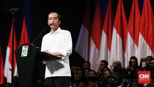 Jokowi menyebut lahan yang dijanjikan untuk dikembalikan ke negara itu nantinya akan dia bagikan untuk rakyat kecil.