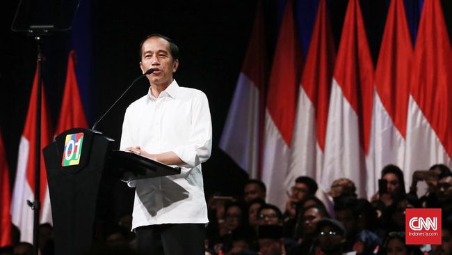 Jokowi: Yang Mau Kembalikan Lahan, Saya Tunggu Sekarang Jokowi menyebut lahan yang dijanjikan untuk dikembalikan ke negara itu nantinya akan dia bagikan untuk rakyat kecil.