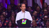 Jokowi Kenalkan Bu Siti dari Bekasi Sebagai Contoh Sukses PKH Jokowi Kenalkan Bu Siti dari Bekasi Sebagai Contoh Sukses PKH