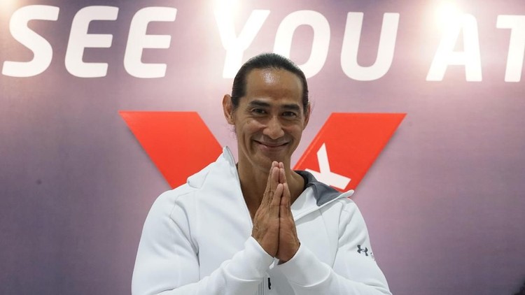 Ade Rai Pria mana yang tidak pernah bermimpi punya perut sixpacks? Maestro binaraga Indonesia Ade Rai berbagi tips untuk mendapatkan tubuh ideal.