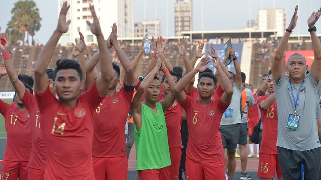 Sukses Timnas Indonesia U-22 menjadi juara Piala AFF U-22 2019 terjadi ketika wartawan sedang tidak 'baik' terhadap PSSI.